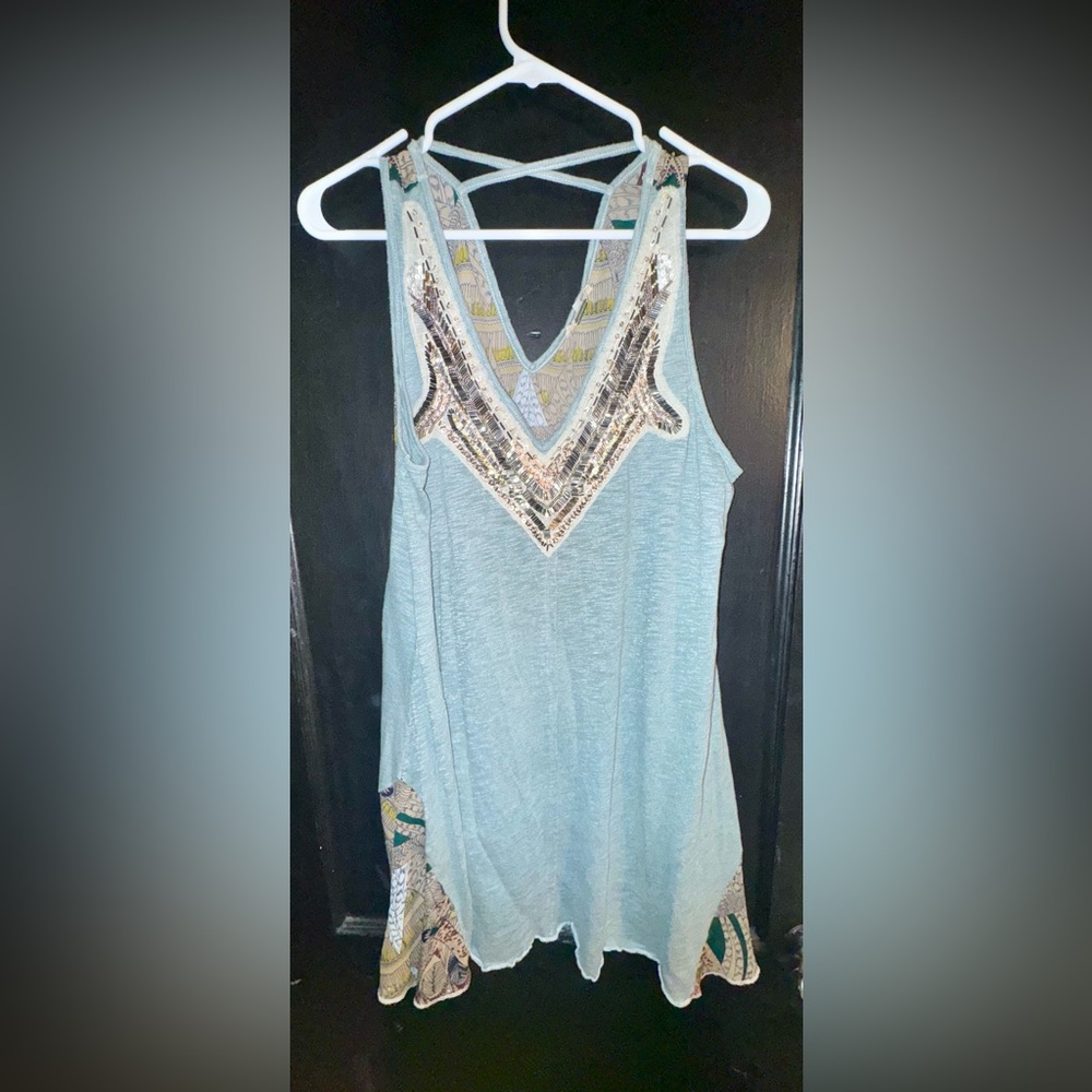 gimmicks by BKE Light Blue Beaded V-Neck Sleeveless Tunic